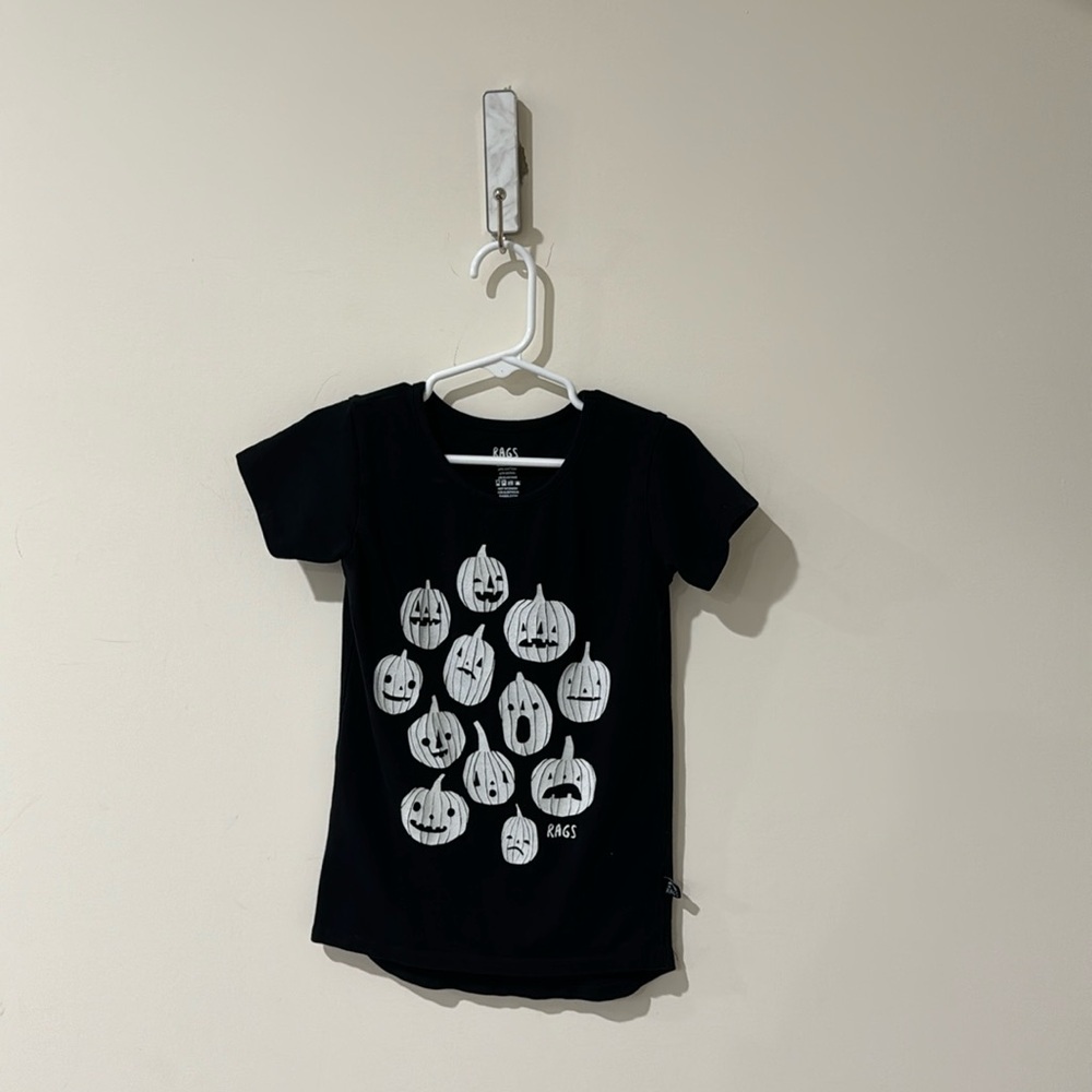 • Rags to Raches • Unisex Halloween Pumpkin Short Sleeve Tee Black White 3-4